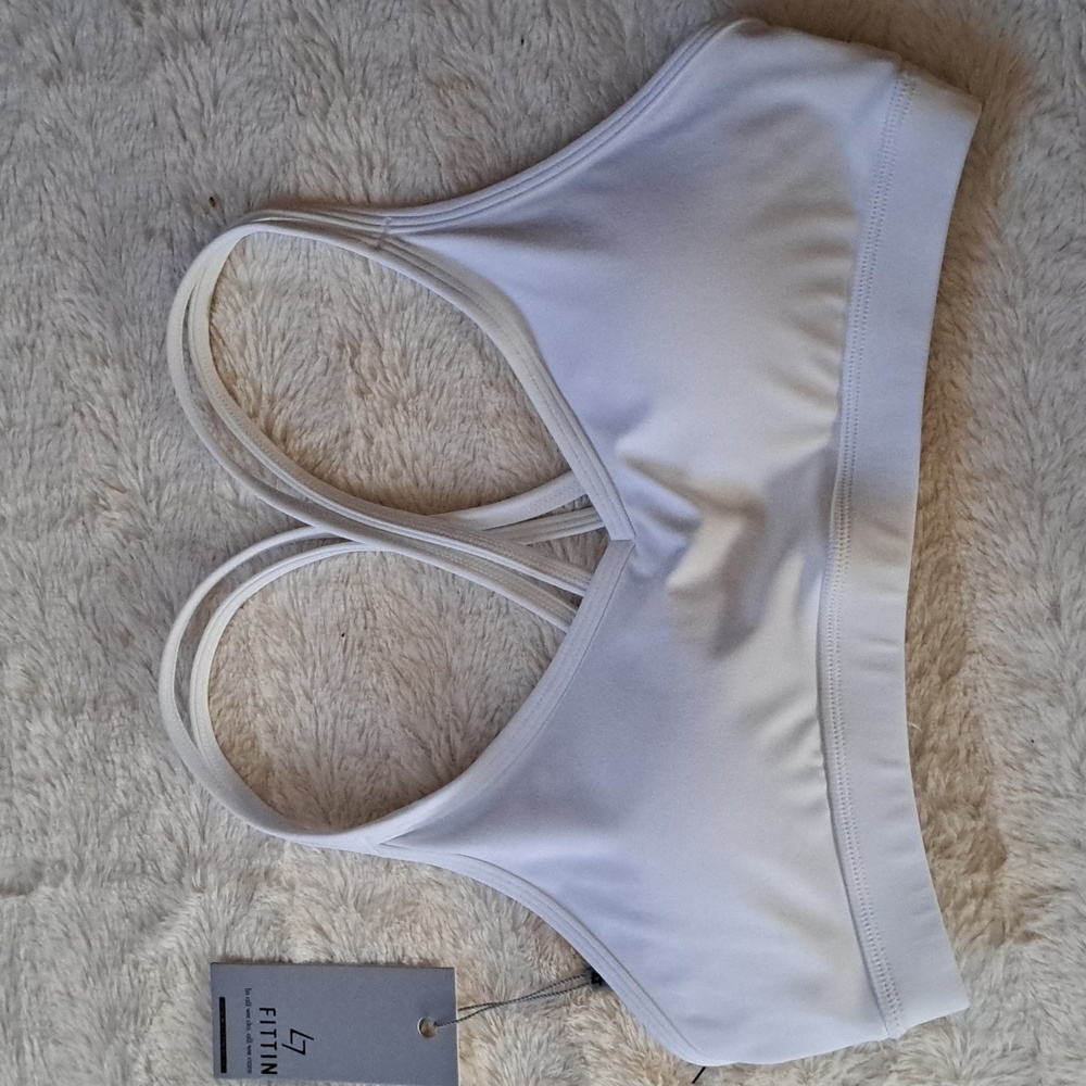 Womens size small fittin sports top